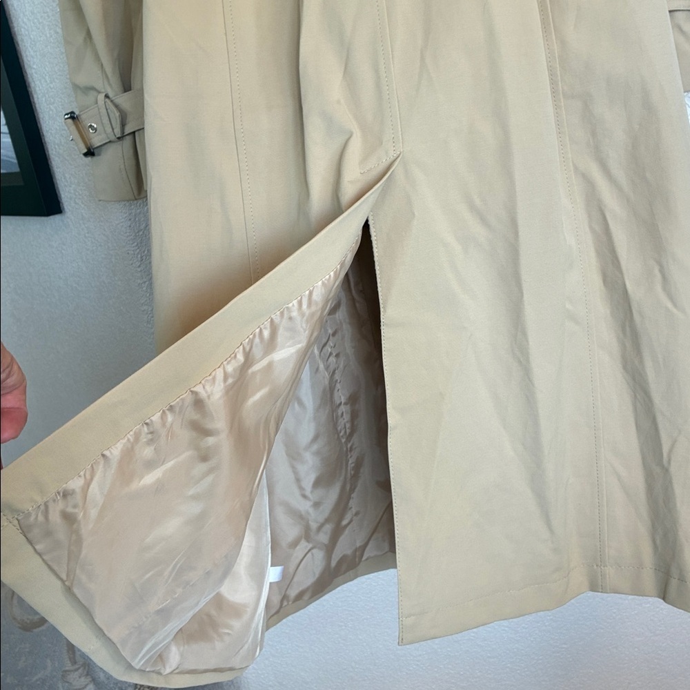 NEW YORK & CO Trench Coat, Women's, XL, Beige, EUC Tortoise shell buttons/buckle - Picture 8 of 16